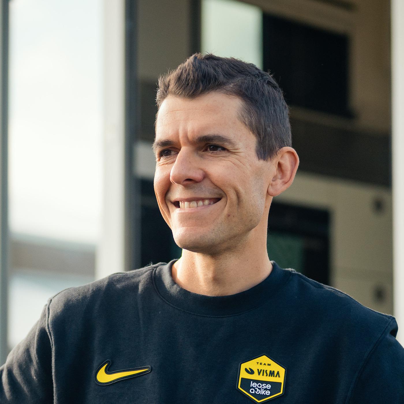 Tour de France ’25 - 9: A satisfied Wout van Aert and we talk about pizza, kebab and hamburgers with our performance nutritionist Gabriel Martins