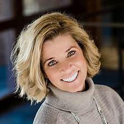Close Up Radio Welcomes Back Noted Medical Expert and Coach Nancy Major episode artwork