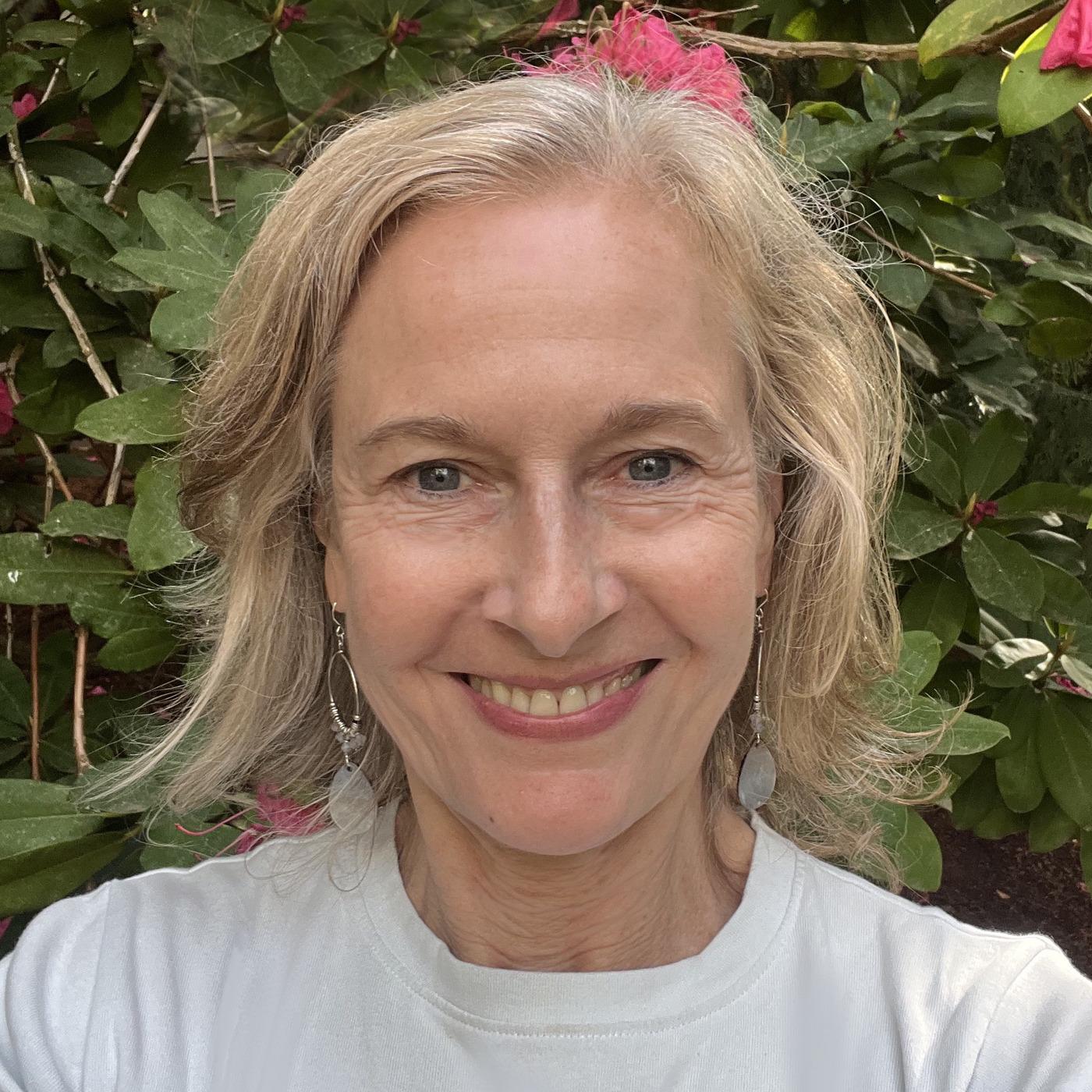 Close Up Radio Spotlights Landscape Designer Michelle LeMoine of Verde Gardens episode artwork