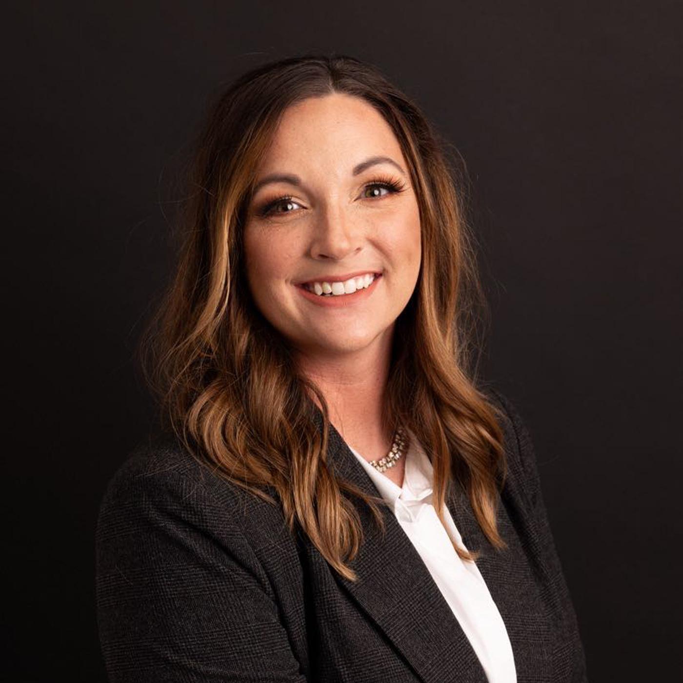 Close Up Radio Spotlights HR Strategist and Business Consultant Elisa Courter of Courter Consulting episode artwork