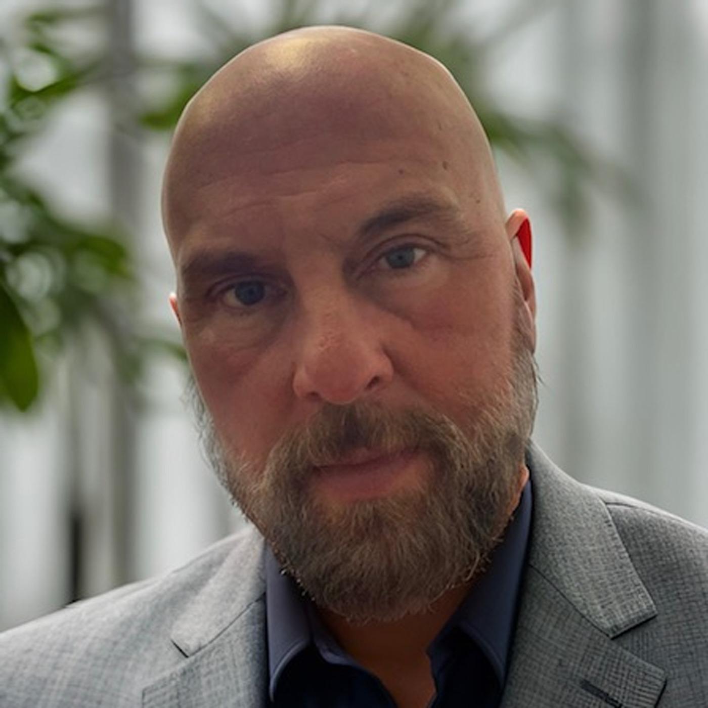Close Up Radio Spotlights Hearing Professional Louis Columbus of HearingLife