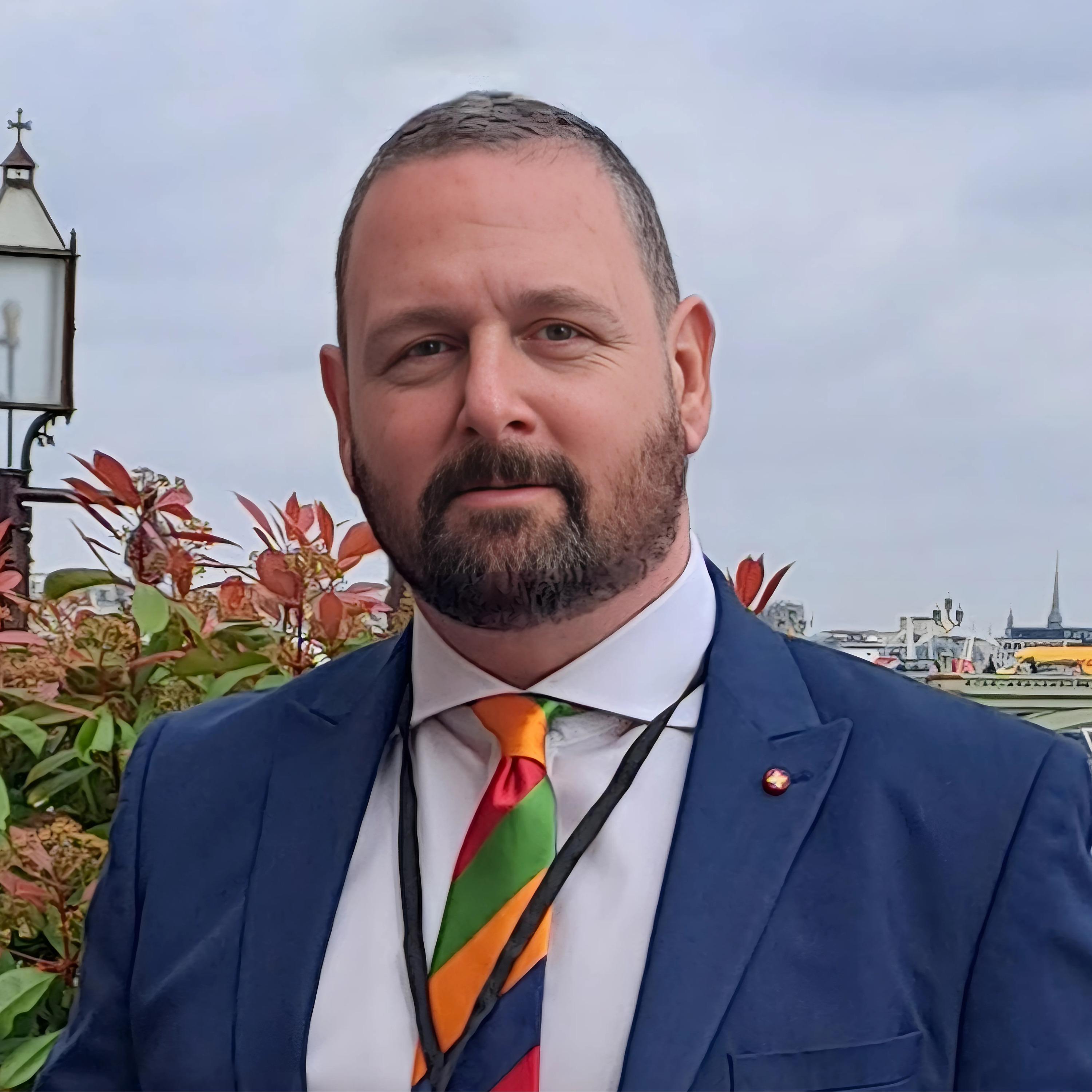 Travel For Curious Minds - The Travel Podcast from Jules Verne Stories Insight and Adventure