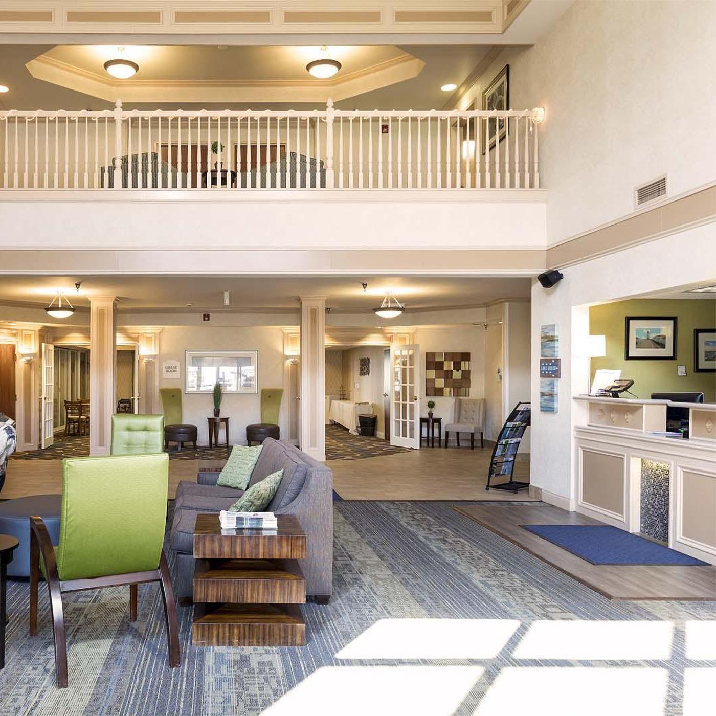 Holiday Inn Express & Suites episode artwork